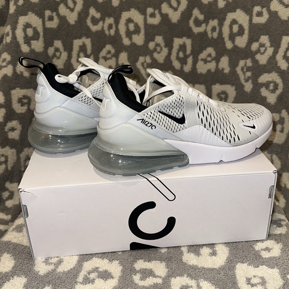 NIKE AIR MAX 270 CASUAL SHOES 😍 WHITE/BLACK 😍 NEW & NEVER WORN 😍 - Picture 11 of 17